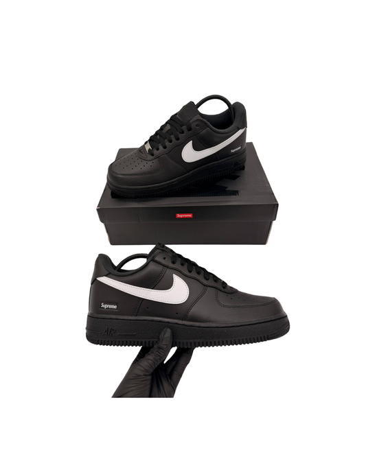 Supreme x Nike Air Force 1 Low Black/White Trainers