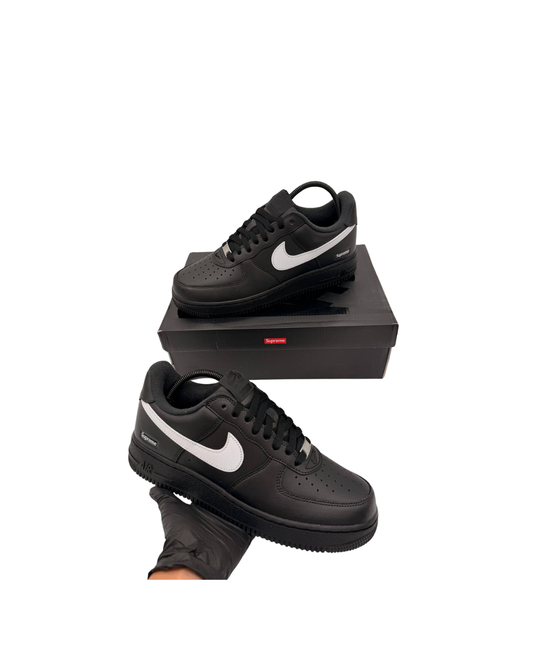 Supreme x Nike Air Force 1 Low Black/White Trainers
