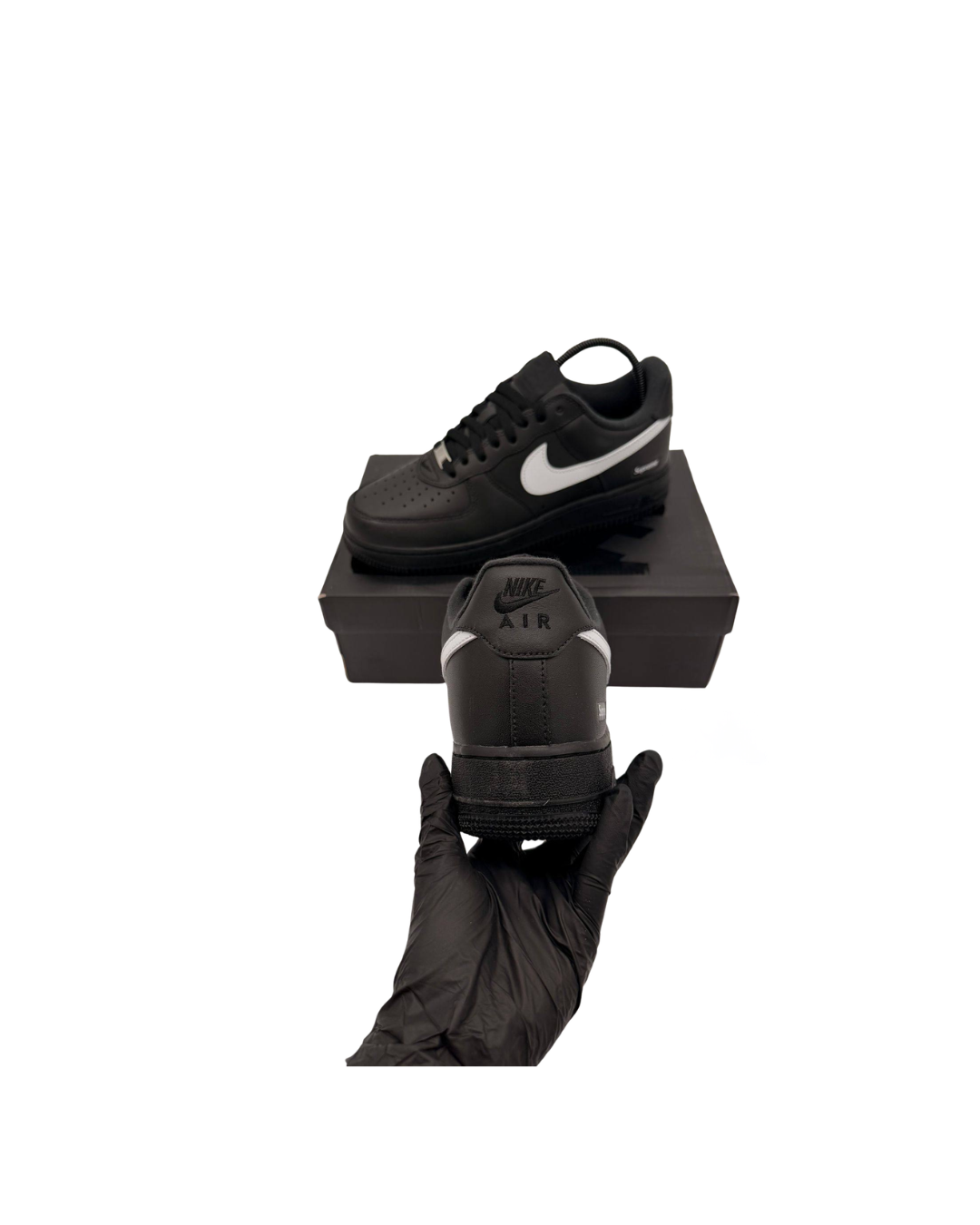 Supreme x Nike Air Force 1 Low Black/White Trainers