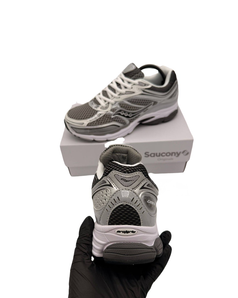 Saucony ProGrid Omni 9 Grey/Silver Trainers