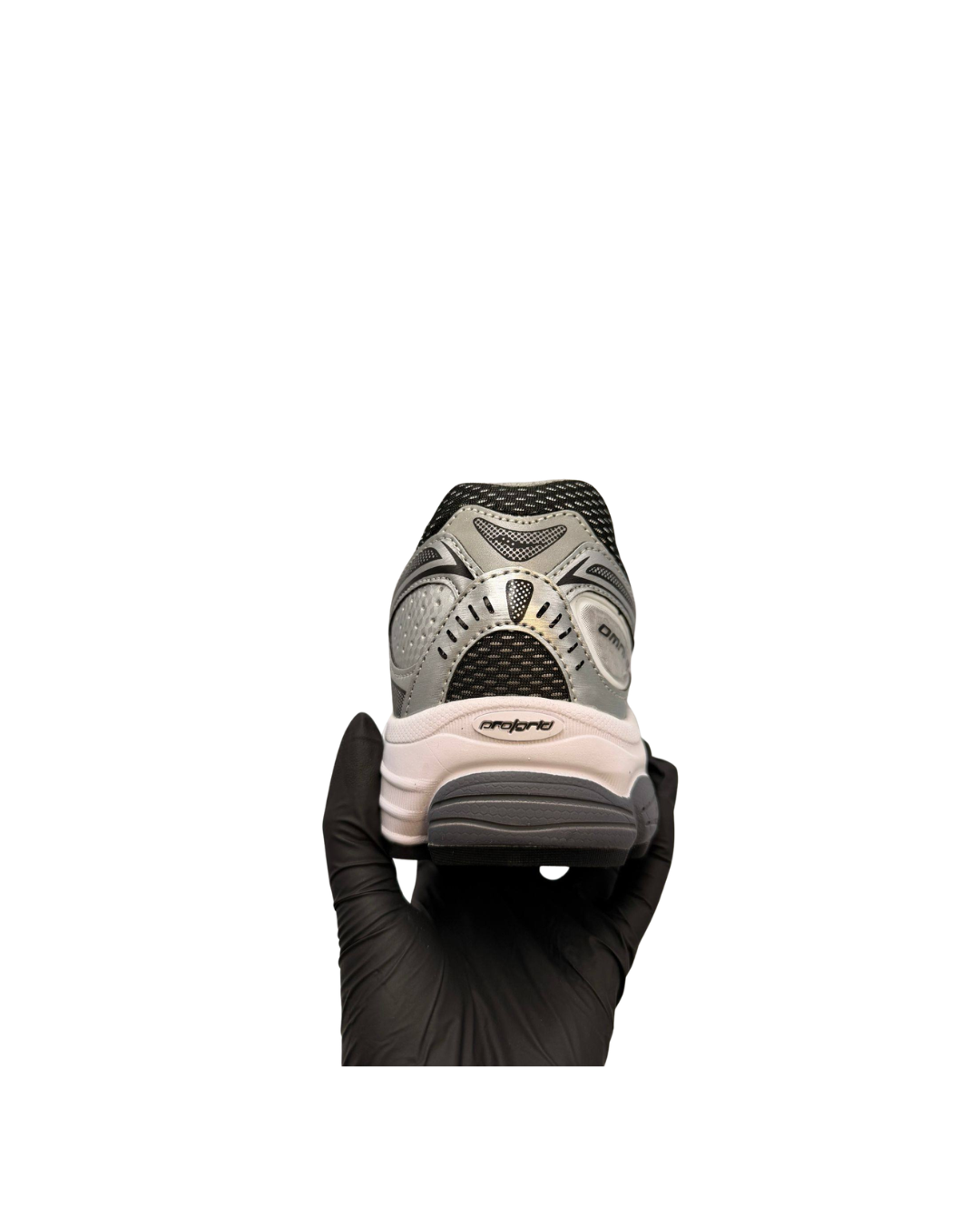 Saucony ProGrid Omni 9  White/Silver Trainers