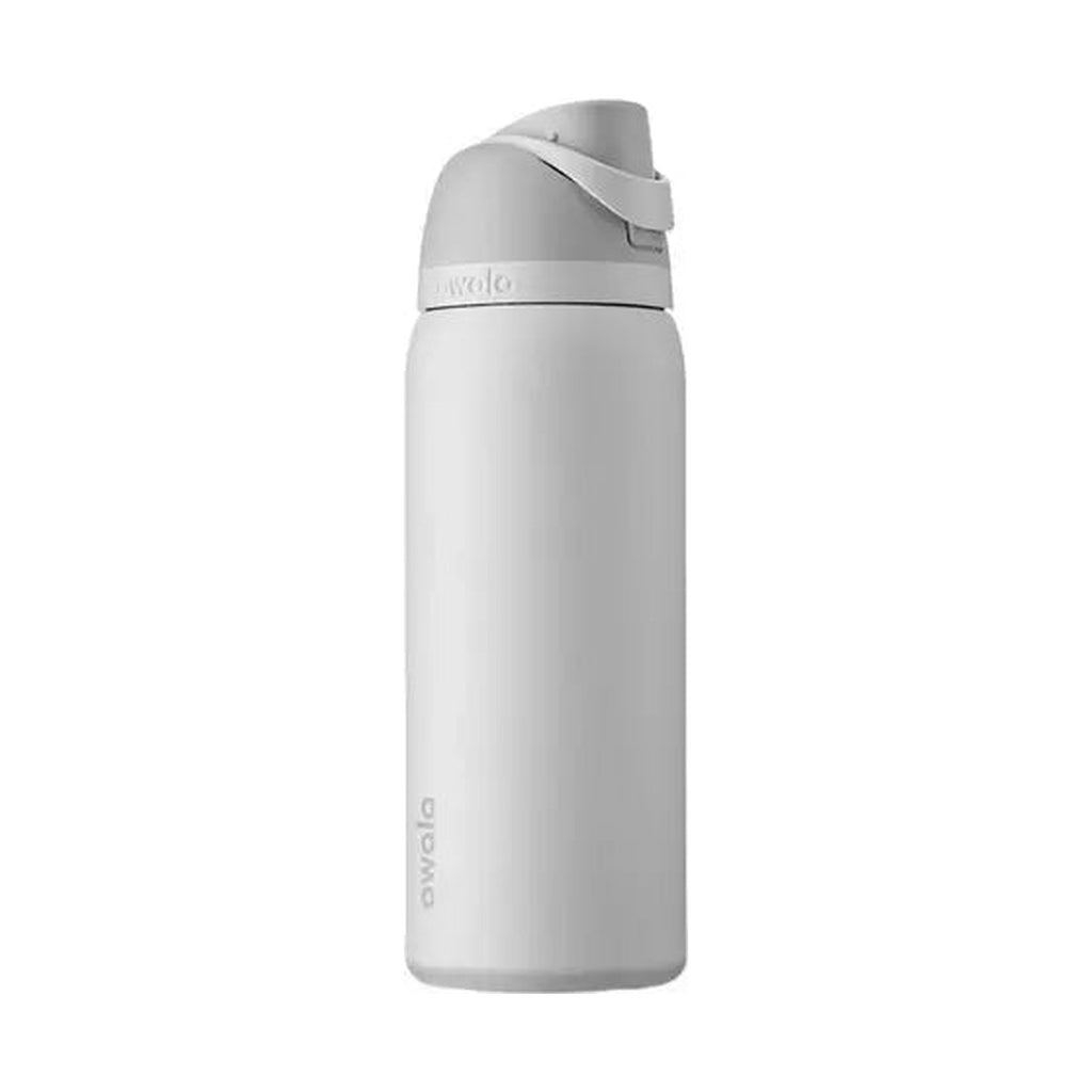 Owala FreeSip 32oz in shy marshmallow