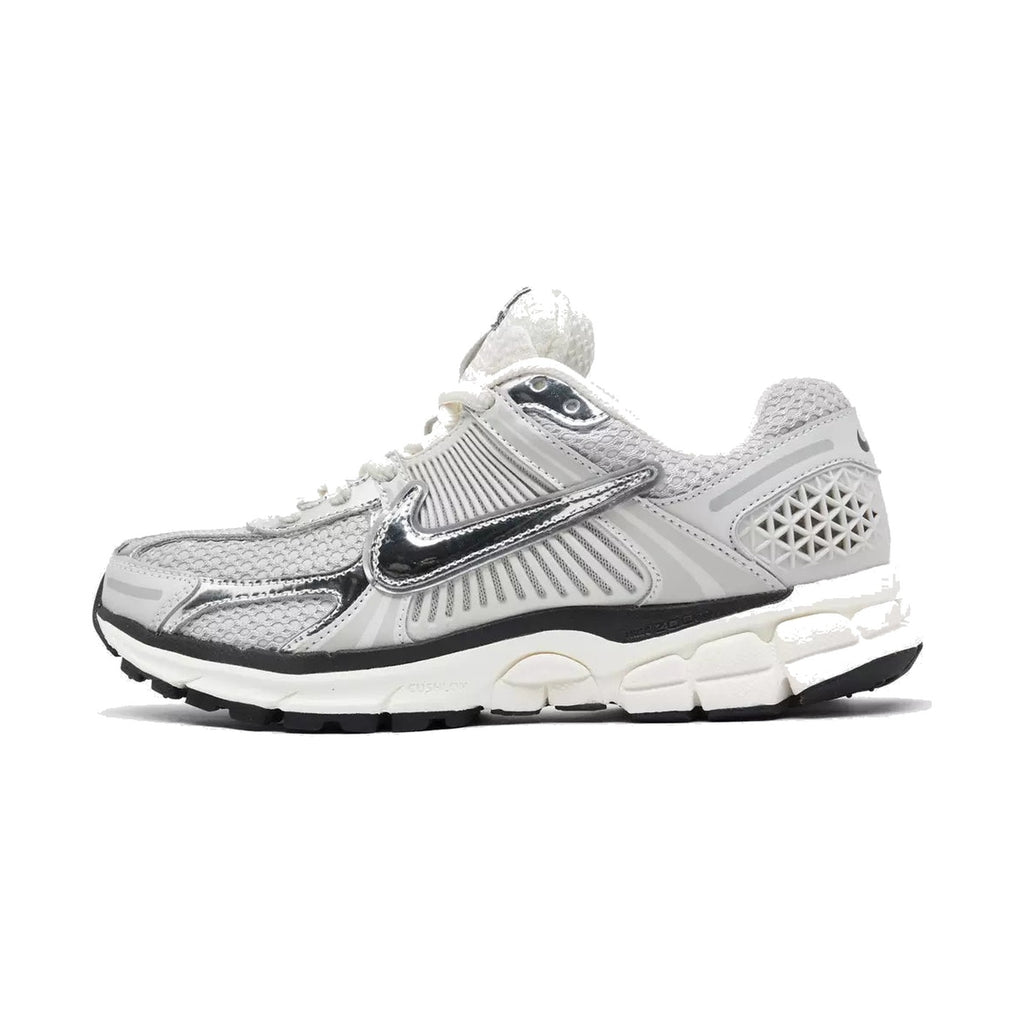 Nike Vomero 5 in photon dust, side profile